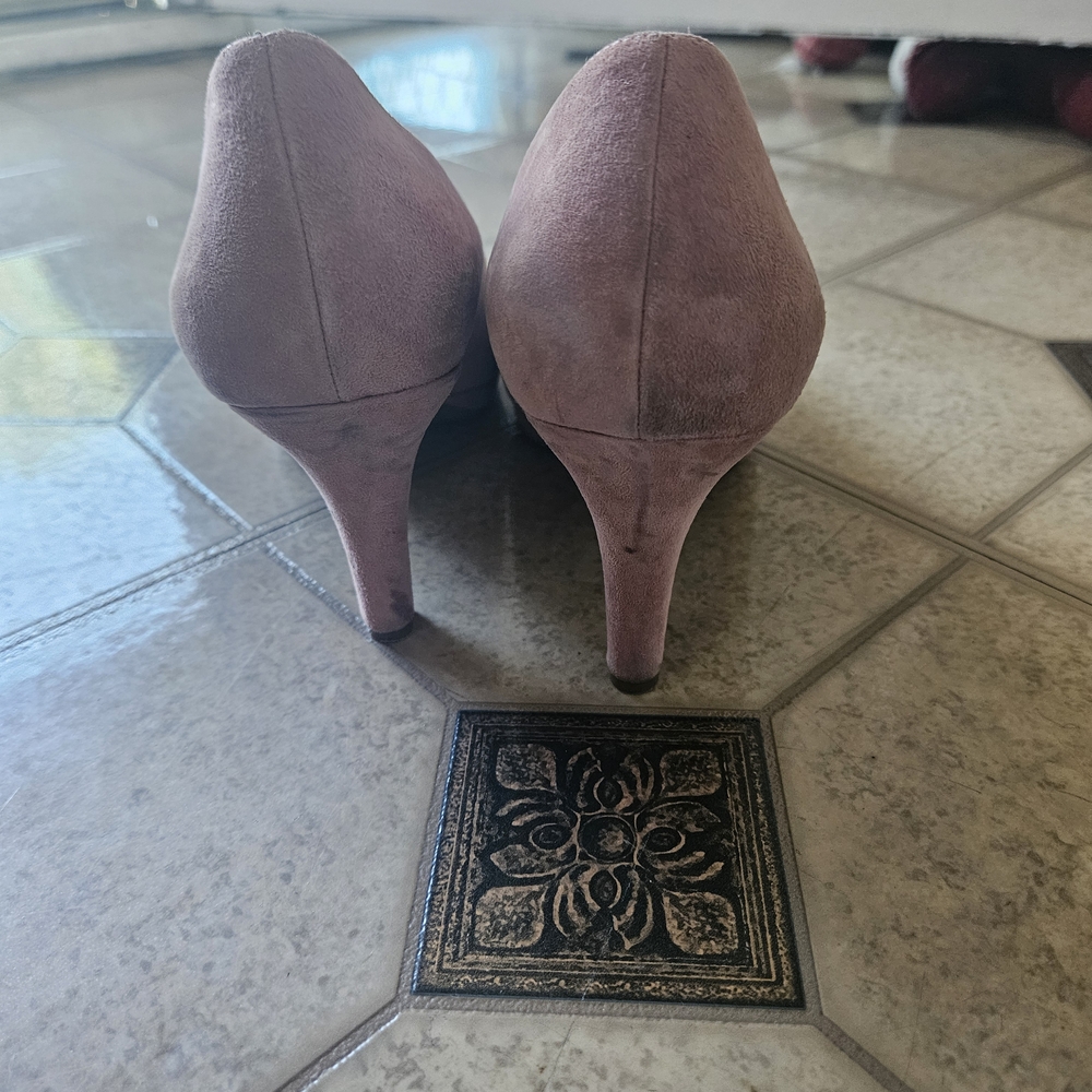 Naturalizer Blush Suede Heels - Picture 4 of 4